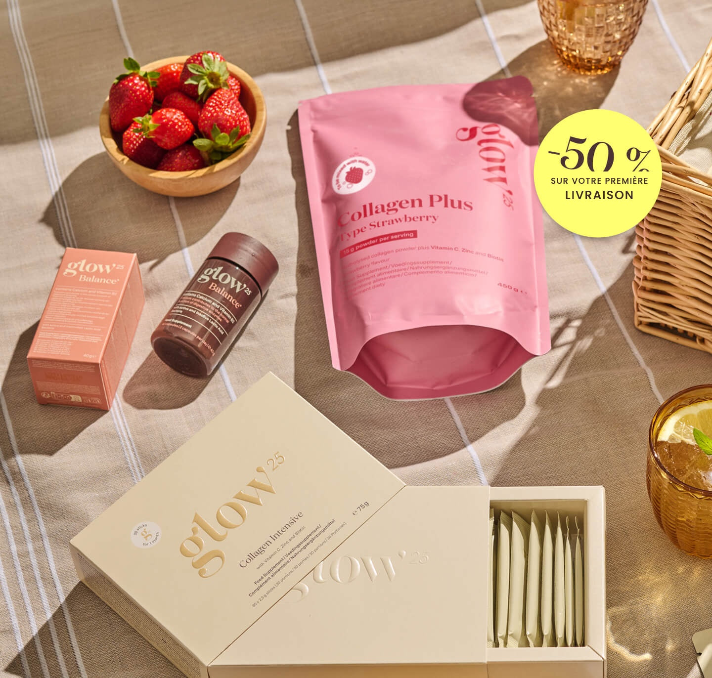Glow25 Collagène Plus Strawberry, Balance et Collagène Intensif sur une couverture de pique-nique, cercle jaune : 50 % sur la 1re livraison
